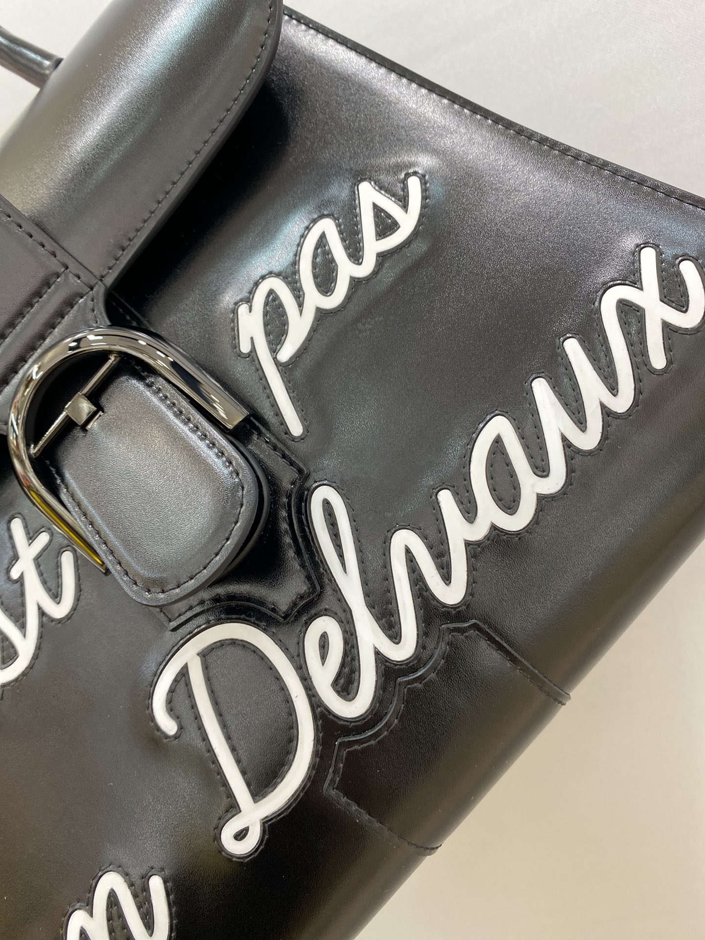 델보 레터링 브리앙 박스백 미듐